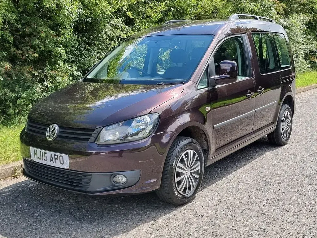 Used VW Caddy Life 102 HP (75 kW) 2015 Purple MPV