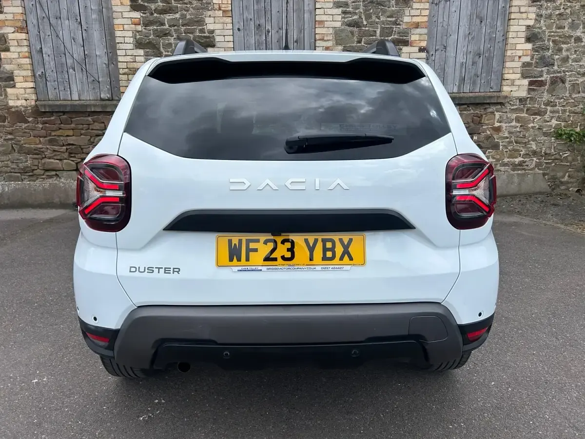 Used Dacia Duster Journey 130 HP (95 kW) 2023 White SUV