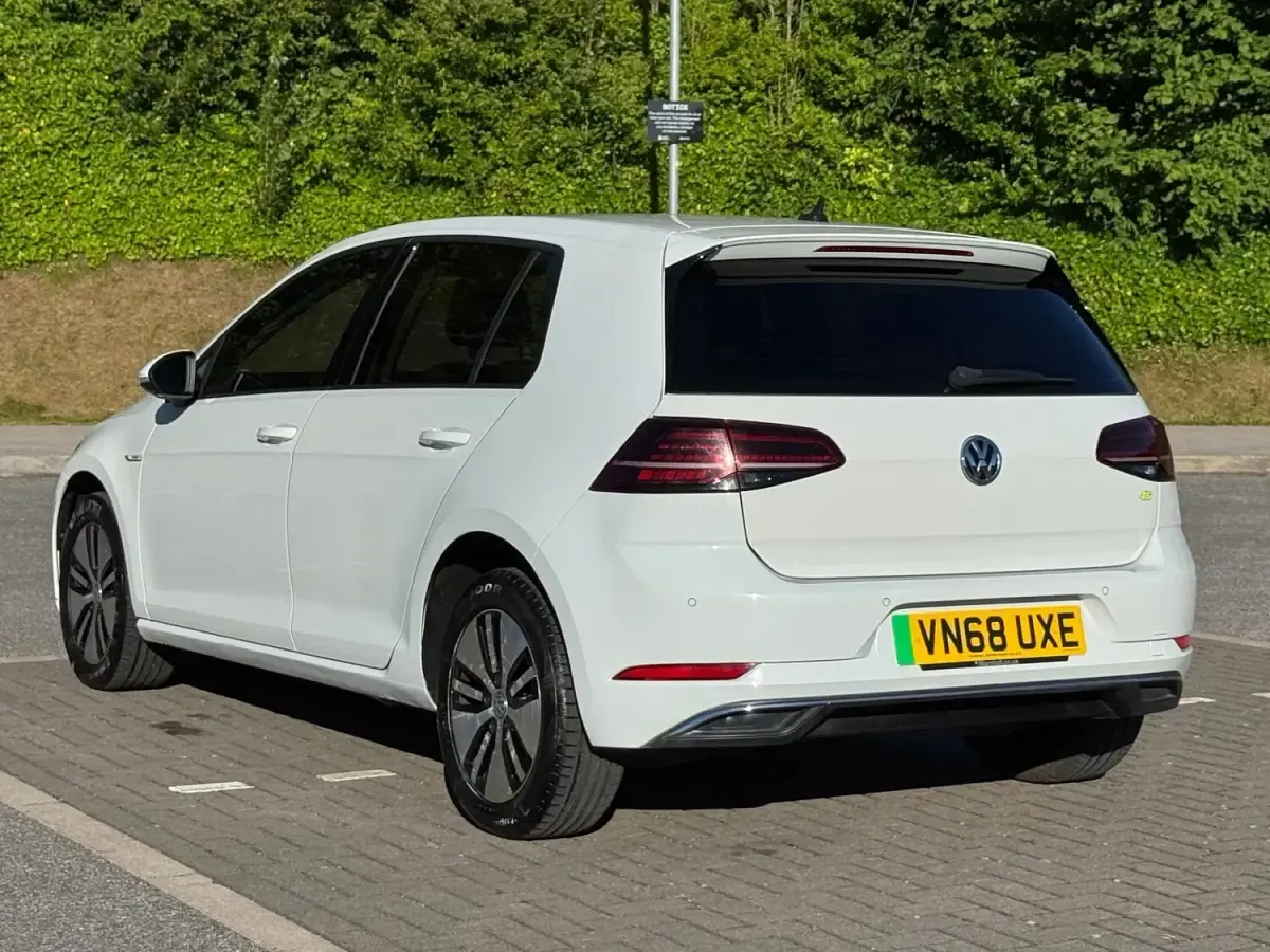 Used VW e-Golf 99 kW (135 HP) 2018 White Hatchback