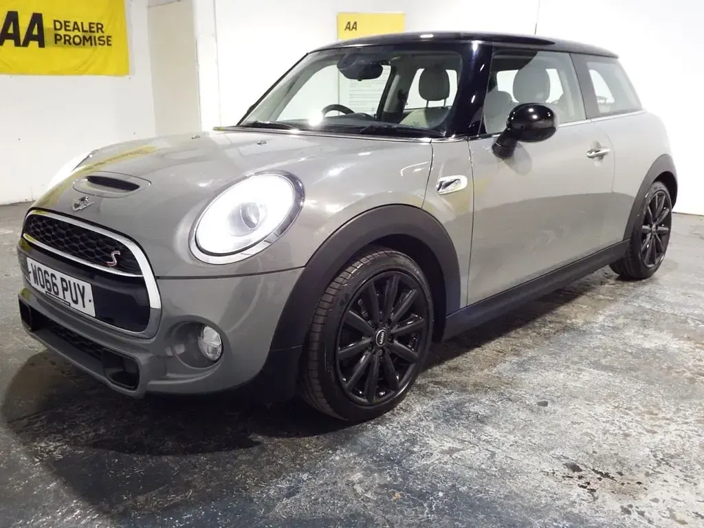 Używany Mini Cooper S Hatch 192 KM (141 kW) 2017 Szary Hatchback