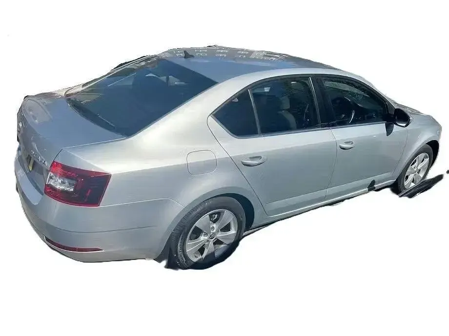 Usado Skoda Octavia SE Technology 115 HP (84 kW) 2019 Prateado Citadino