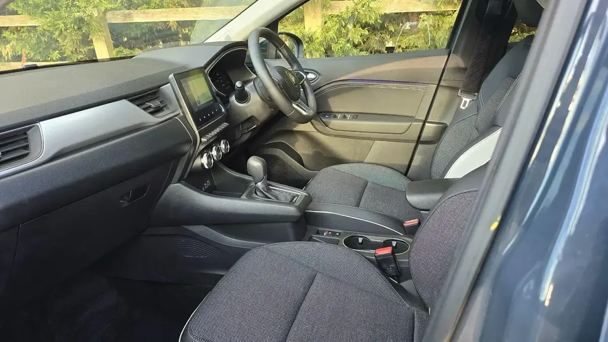 Used Renault Captur Techno 143 HP (105 kW) 2023 Blue/black SUV
