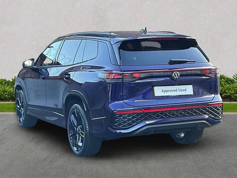 Used VW Touran R-line 272 HP (200 kW) 2025 Mauve/purple MPV