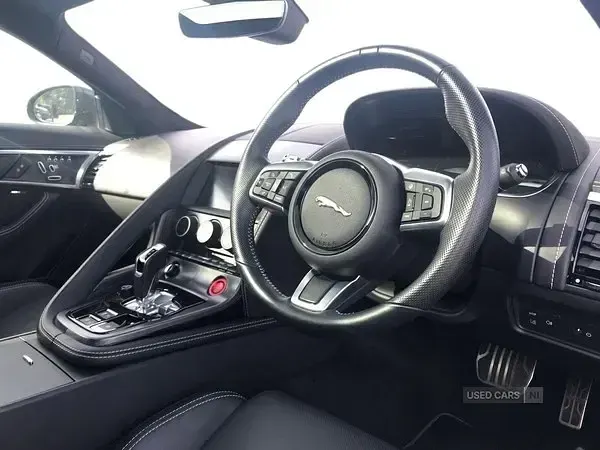 Używany Jaguar F-Type R-Dynamic 2022 Czarny Coupe