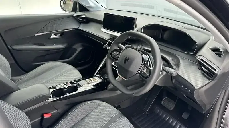 Neu Peugeot 208 Allure 100 PS (73 kW) 2026 Schwarz Kleinwagen