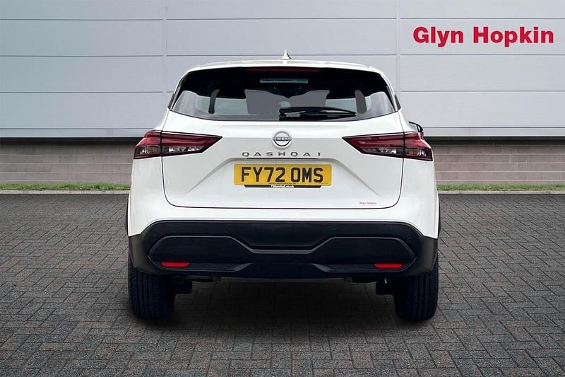 Used Nissan Qashqai Visia 2022 White SUV