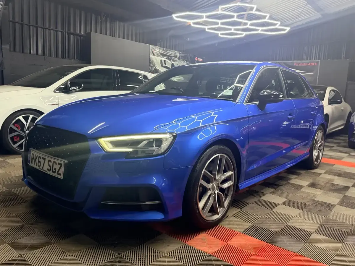 Usado Audi S3 Sportback Design 2017 Azul Citadino