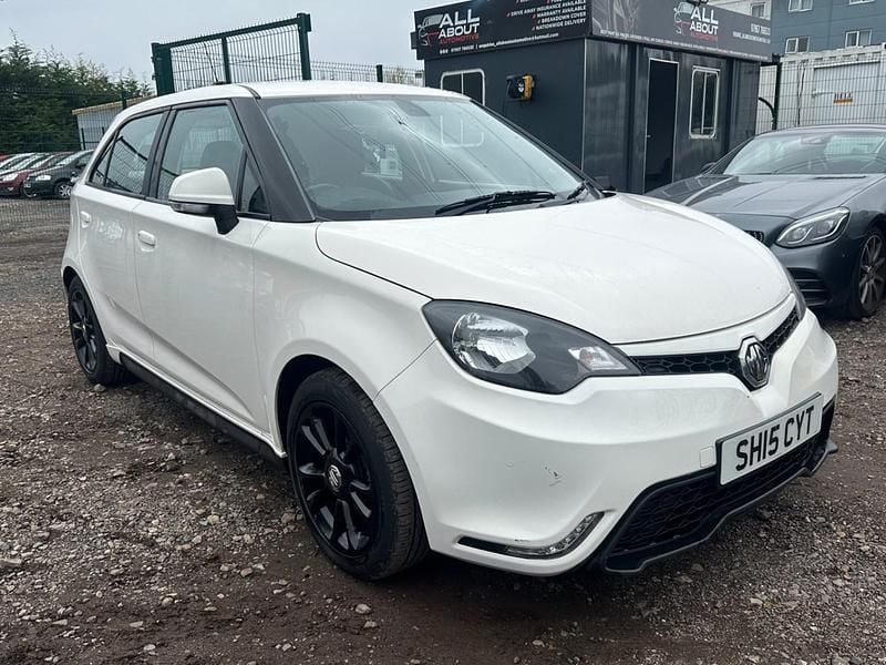 Used MG MG3 106 HP (77 kW) 2015 White Hatchback