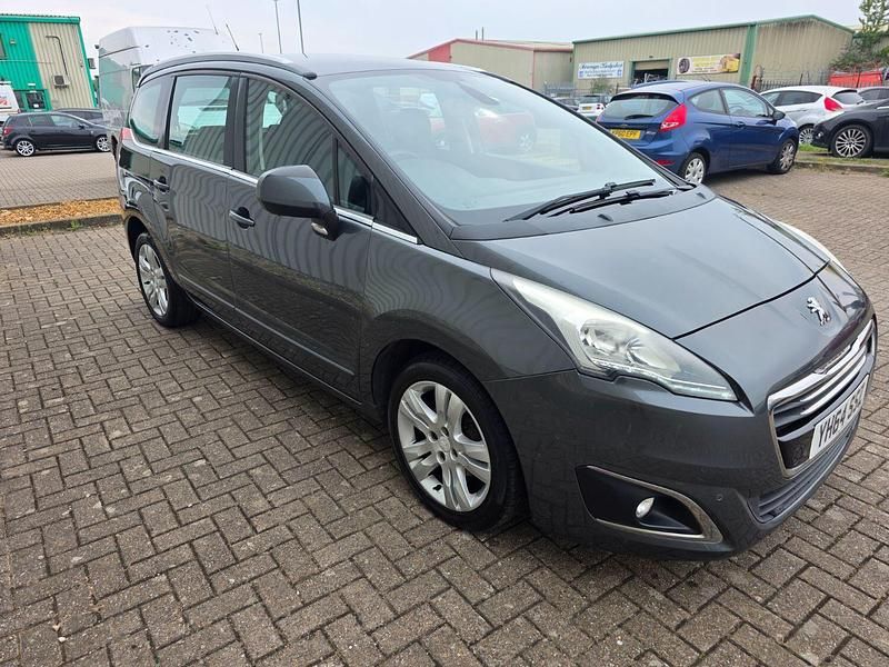 Grey Used 2014 Peugeot 5008 Active MPV | £3,995 (Good price) - Image 1/2