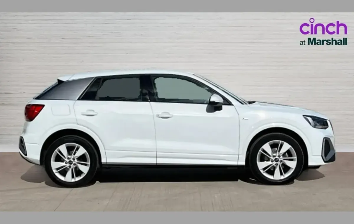 Used Audi Q2 S-Line 147 HP (108 kW) 2023 White SUV
