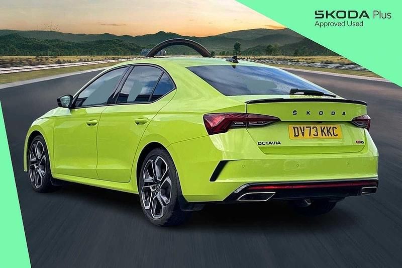 Used Skoda Octavia vRS 180 HP (132 kW) 2023 Hyper green Hatchback