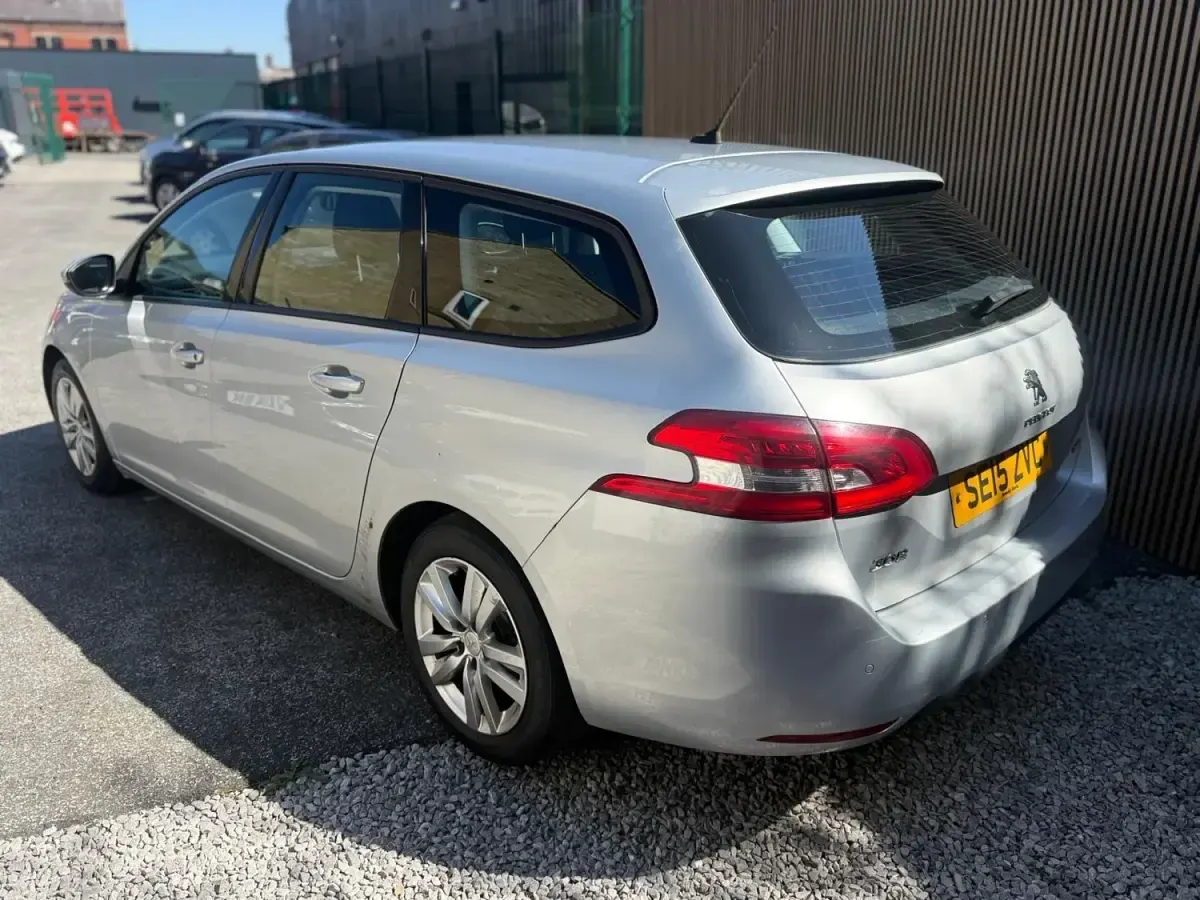 Gebraucht Peugeot 308 Active 2015 Silber Kombi