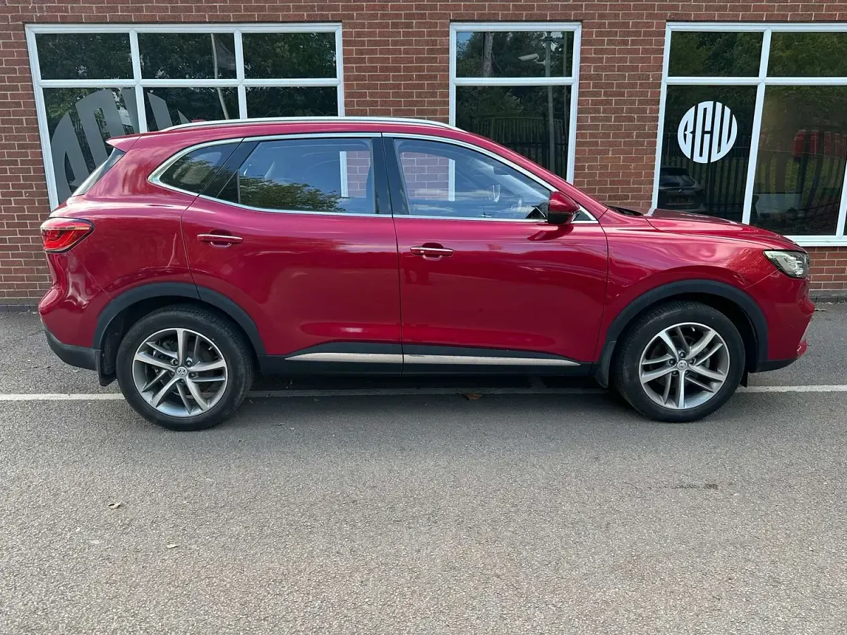 Used MG HS Exclusive 162 HP (119 kW) 2021 Red SUV