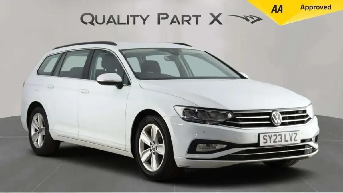 Usado VW Passat SE 150 HP (110 kW) 2023 Branco Carrinha