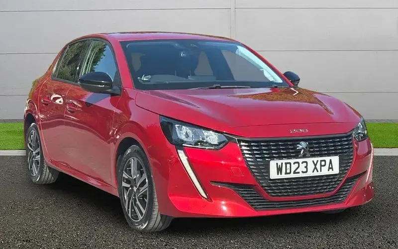 Gebraucht Peugeot 208 Allure+ 102 PS (75 kW) 2023 Kleinwagen