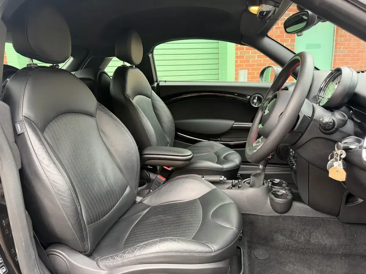 Used Mini Cooper S Coupé 2014 Black Coupe