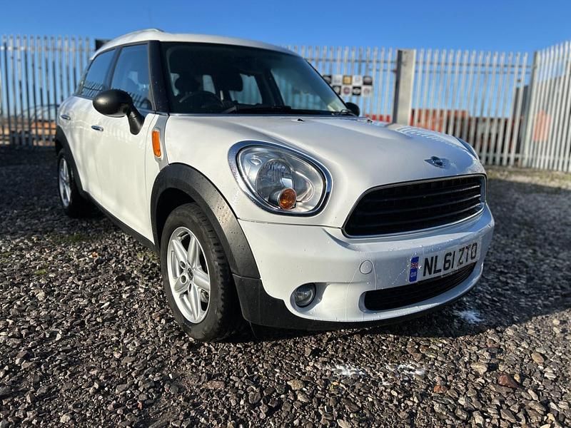 White Used 2011 Mini One D Hatchback | £4,299 (Fair price) - Image 1/4