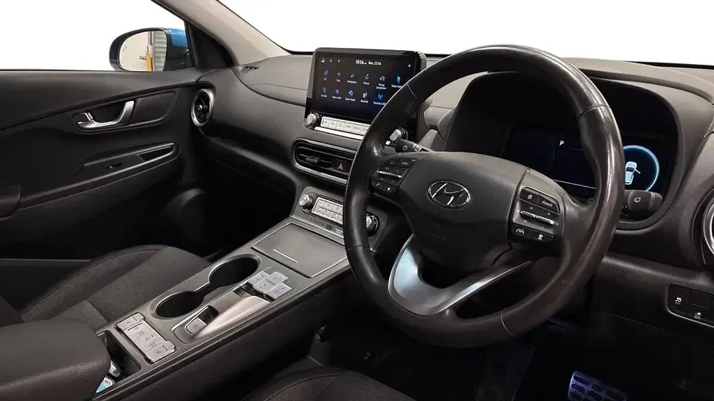 Used Hyundai Kona Premium 100 kW (136 HP) 2023 Blue SUV