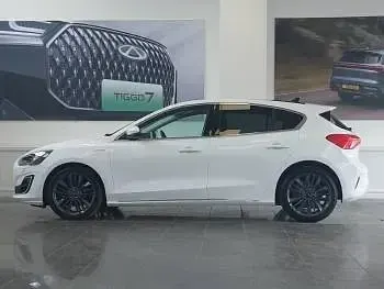 Usado Ford Focus Vignale 125 HP (91 kW) 2020 Branco Citadino