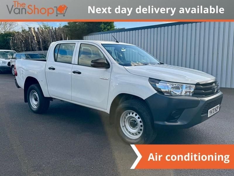 White Used 2020 Toyota HiLux Active Pickup | £18,450 (Good price) - Image 1/4
