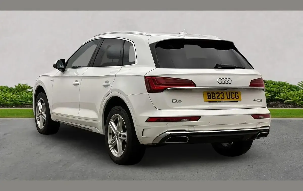 Used Audi Q5 S-Line 265 HP (194 kW) 2023 White SUV