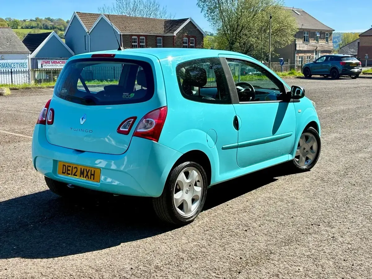 Used Renault Twingo Dynamique 75 HP (55 kW) 2012 Blue Hatchback