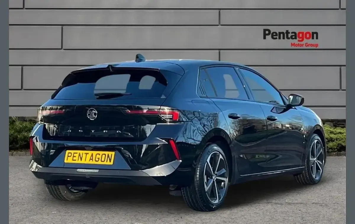 Used Vauxhall Astra 128 HP (94 kW) 2025 Black Hatchback