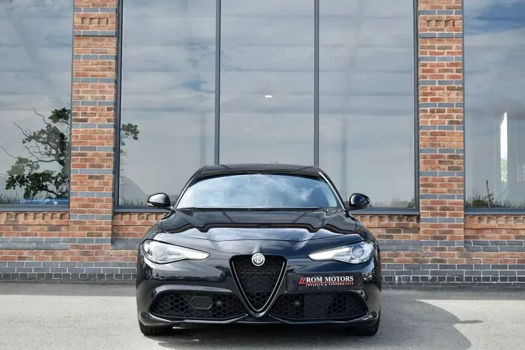 Used Alfa Romeo Giulia Veloce 300 HP (220 kW) 2021 Black Sedan