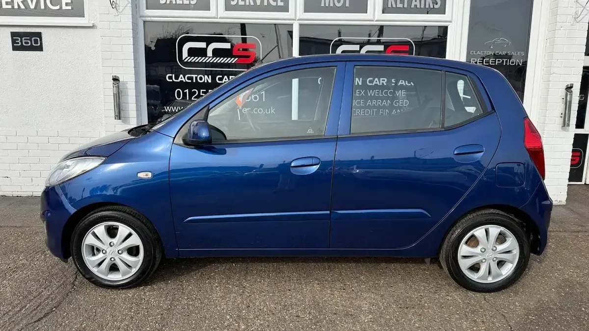 Used Hyundai i10 Active 85 HP (62 kW) 2012 Blue Hatchback