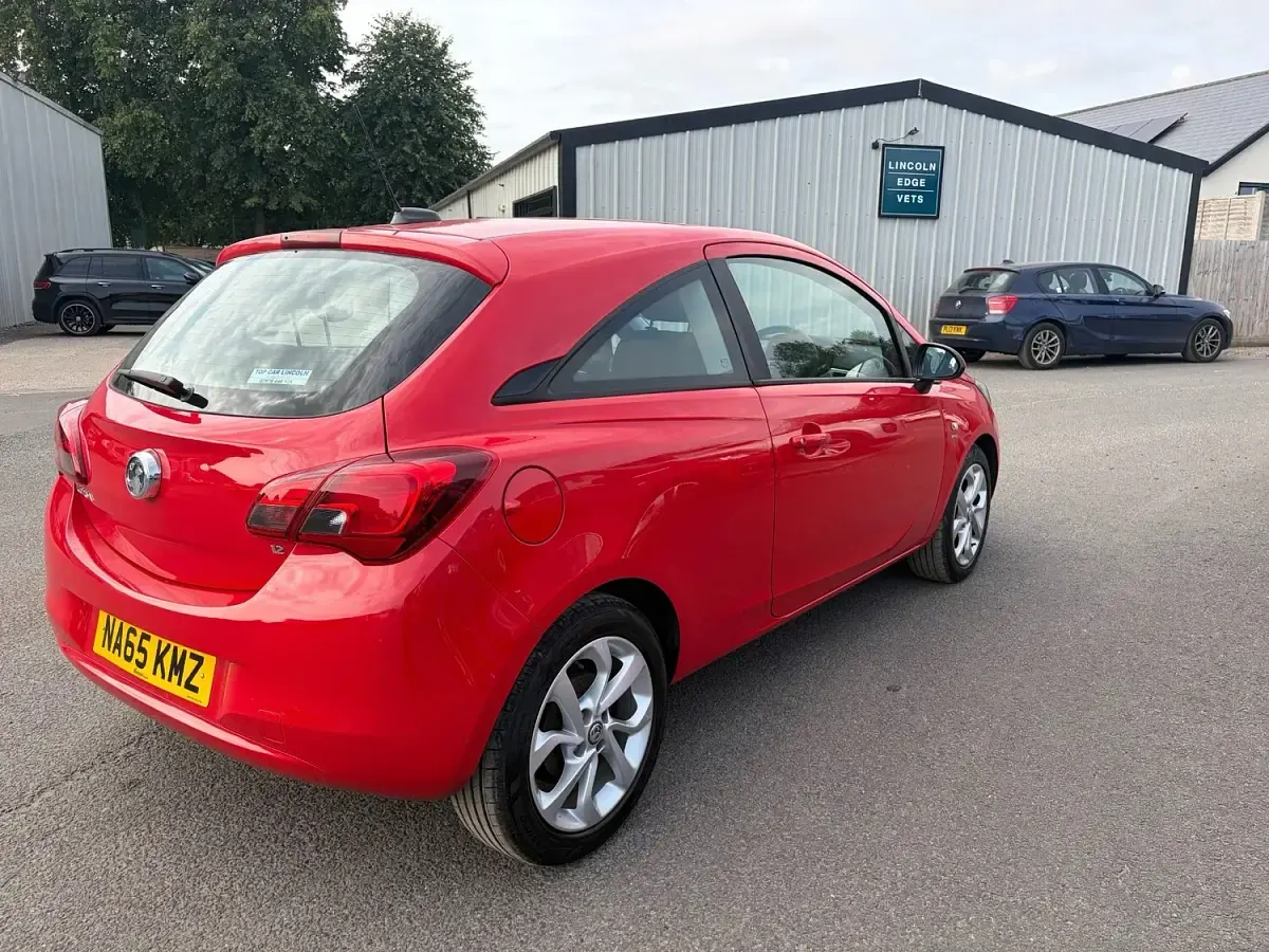 Used Vauxhall Corsa 70 HP (51 kW) 2015 Red Hatchback