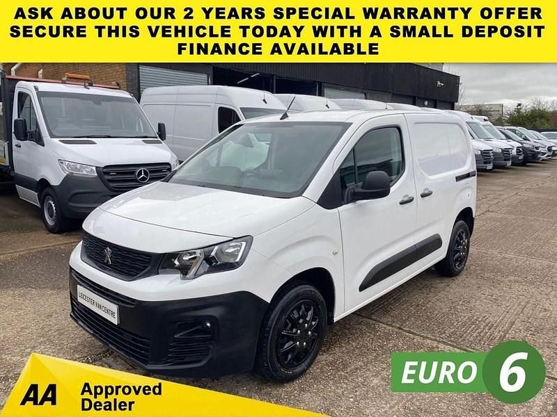 Used Peugeot Partner 100 HP (73 kW) 2019 White MPV
