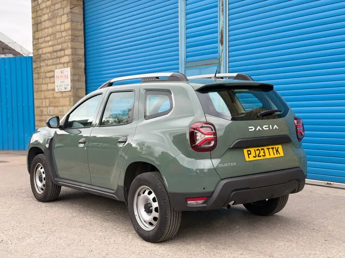 Usado Dacia Duster Essentiel 2023 Verde SUV