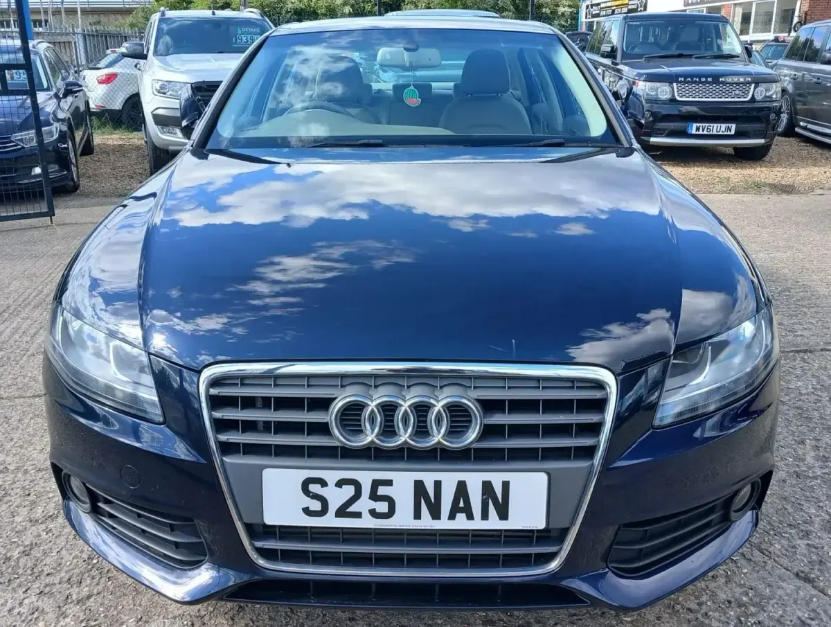 Begagnad Audi A4 143 HK (105 kW) 2011 Blå Sedan
