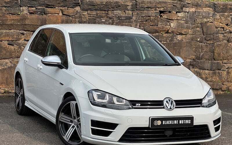 Used 2017 VW Golf VII R Hatchback | £16,495 (Fair price) - Image 1/4