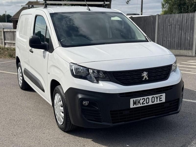 White Used 2020 Peugeot Partner MPV | £9,000 (Good price) - Image 1/4