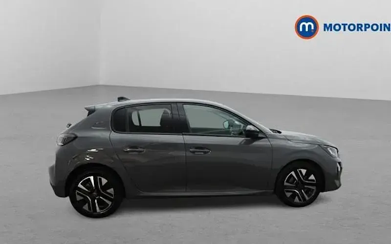 Used Peugeot 208 Allure 101 HP (74 kW) 2025 Hatchback