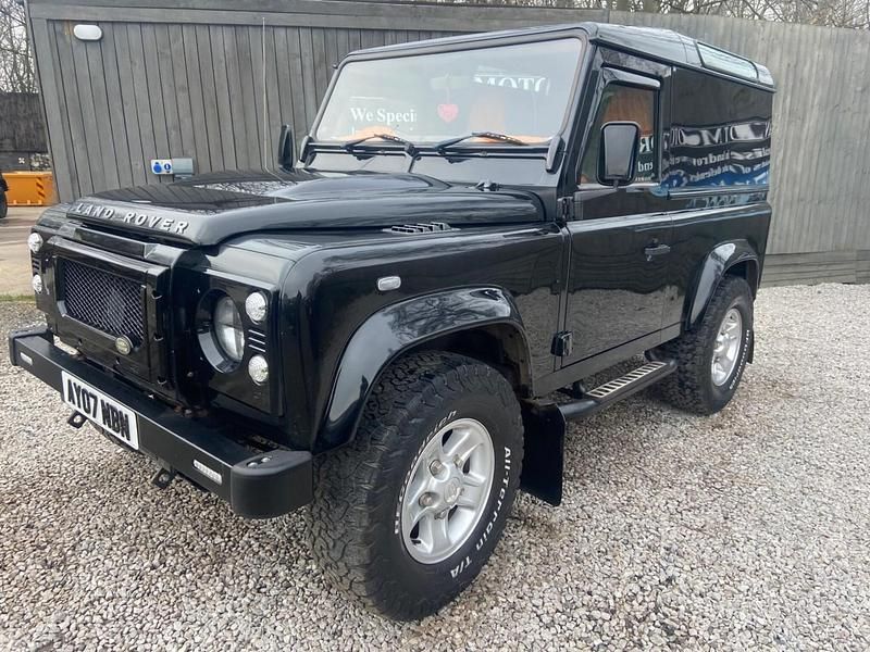 Used Land Rover Defender 122 HP (89 kW) 2007 Black Hatchback