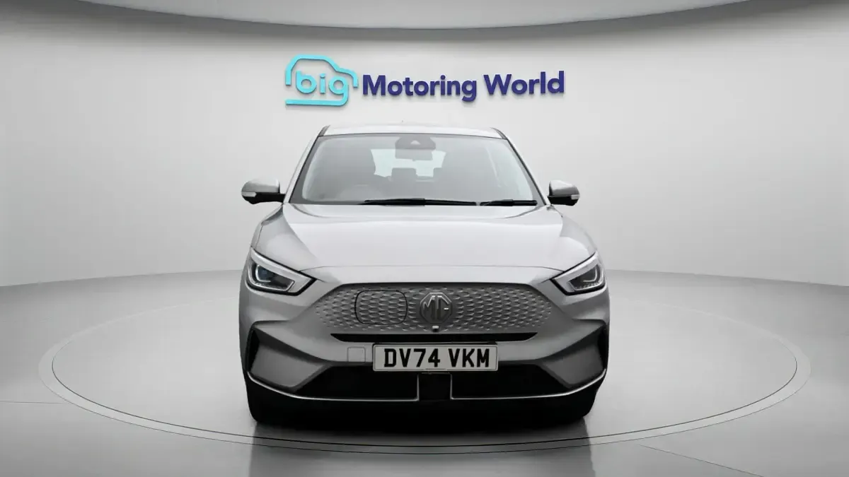 Używany MG ZS SE 114 kW (156 KM) 2023 Srebrny SUV