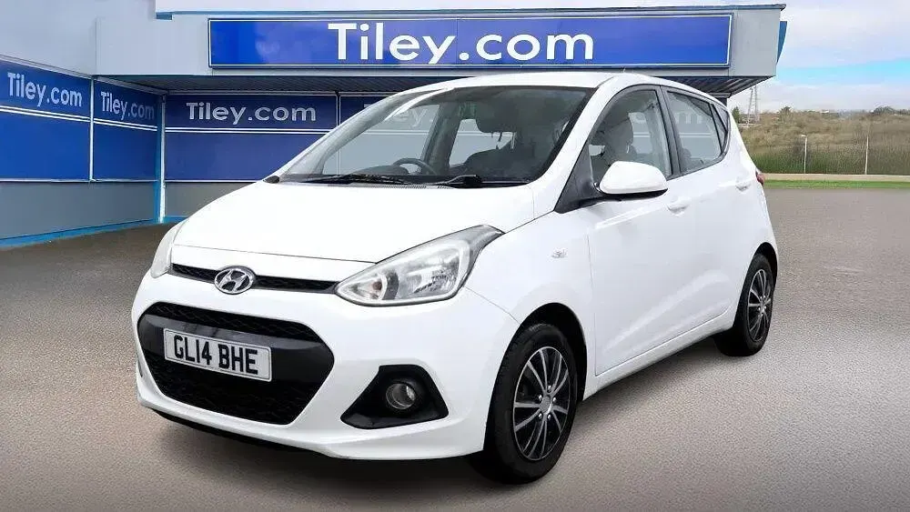 Used Hyundai i10 SE 67 HP (49 kW) 2014 White Hatchback