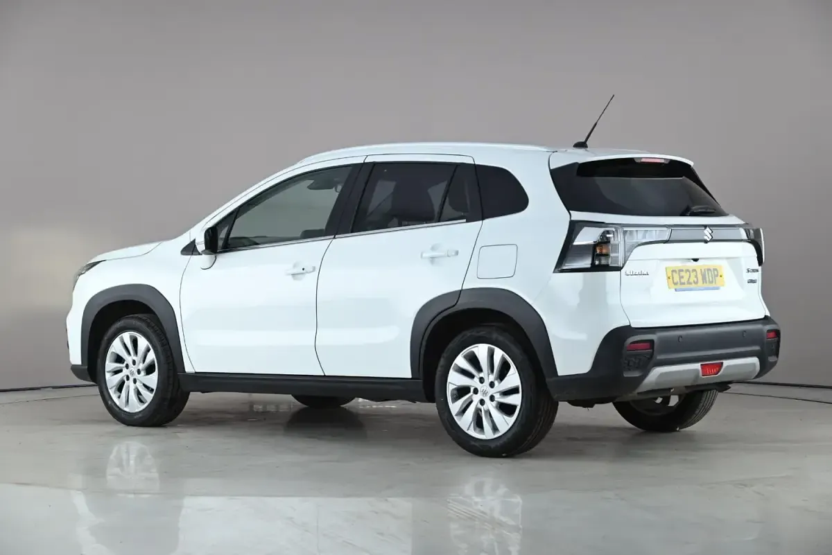 Begagnad Suzuki SX4 S-Cross 2023 Vit SUV