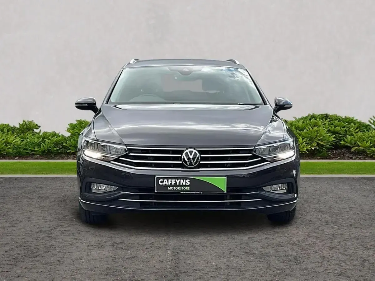 Used VW Passat SEL 150 HP (110 kW) 2021 Grey Estate