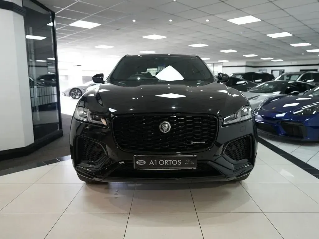 Usado Jaguar F-Pace R-Dynamic 204 CV (150 kW) 2023 Negro SUV