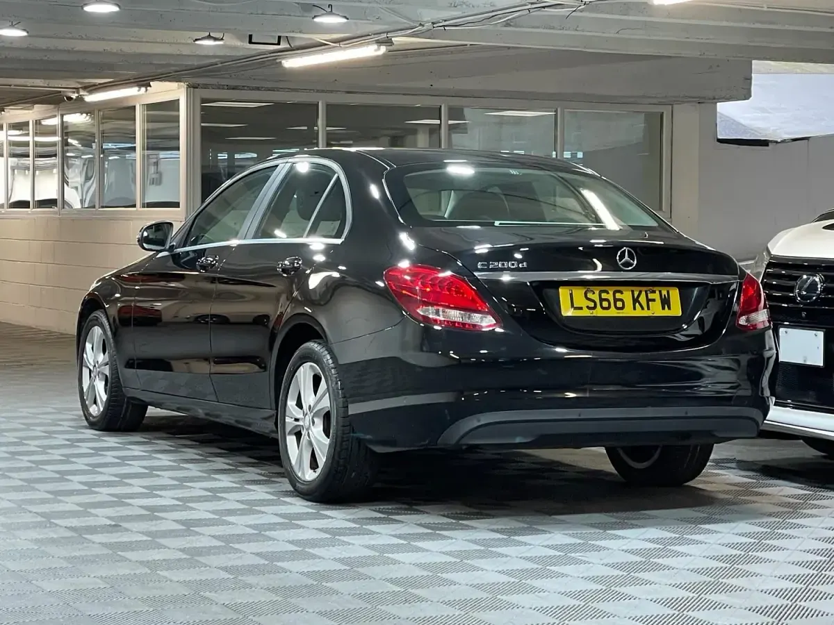 Used Mercedes C200 Executive 136 HP (100 kW) 2016 Black Sedan