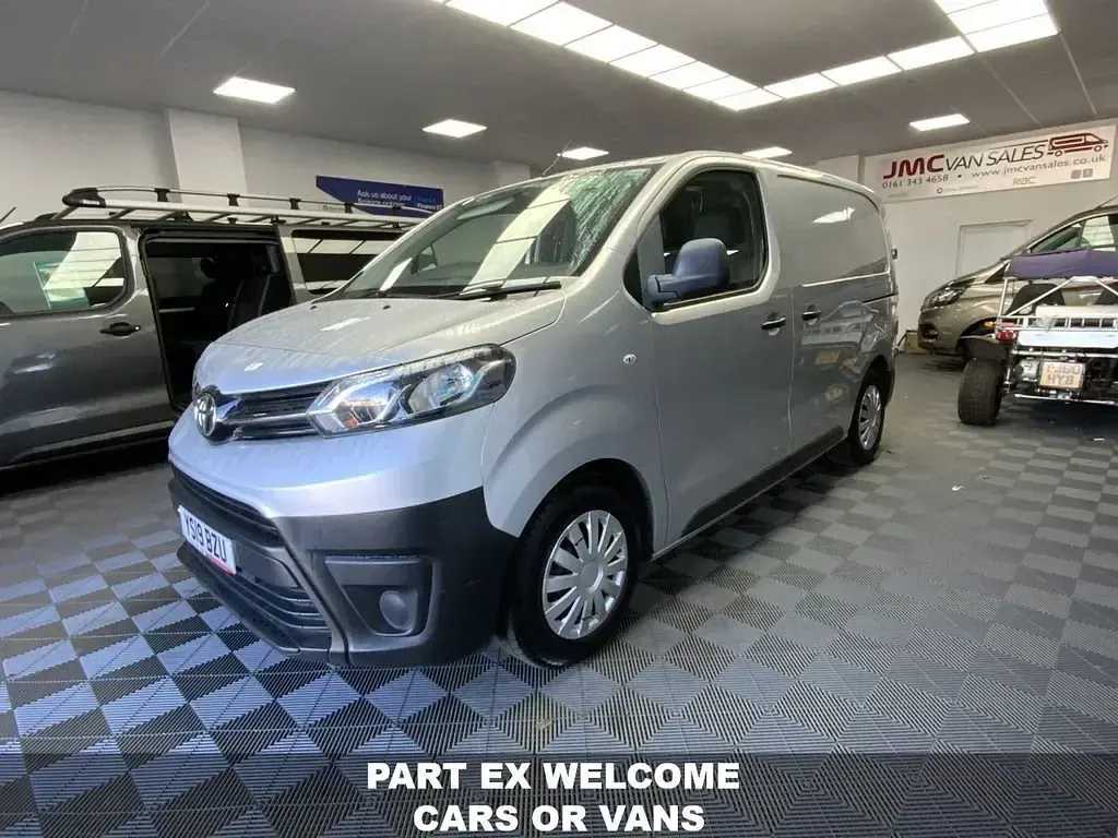Usado Toyota Proace Active 2019 Plateado Monovolumen