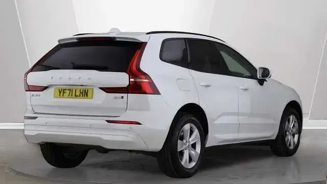 Second-hand Volvo XC60 Momentum 197 CP (144 kW) 2022 SUV