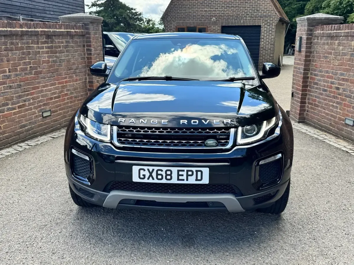 Used Land Rover Range Rover evoque SE 2019 Black SUV