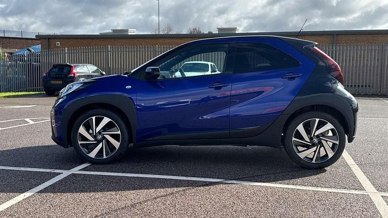 New Toyota Aygo X 72 HP (52 kW) 2025 Juniper blue bitone SUV
