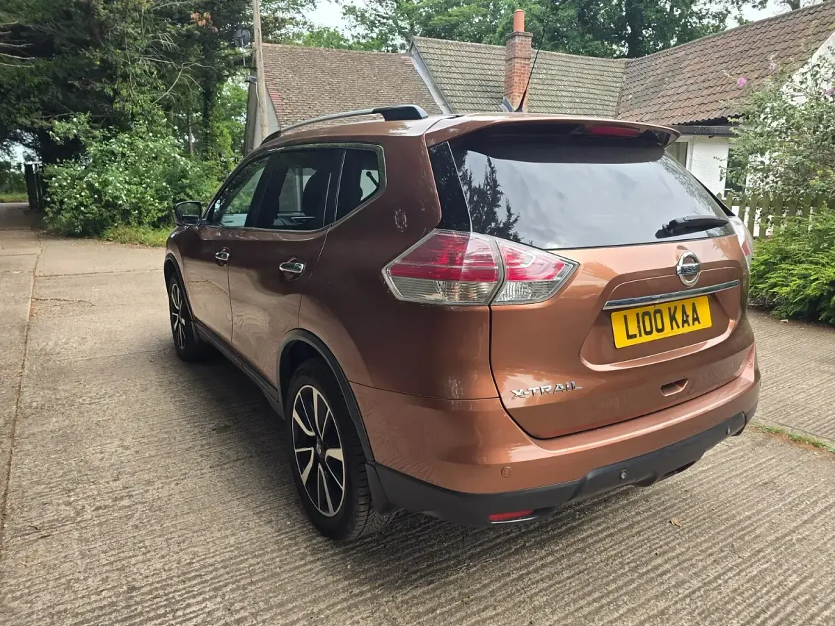 Used Nissan X-Trail Tekna 130 HP (95 kW) 2014 Orange SUV