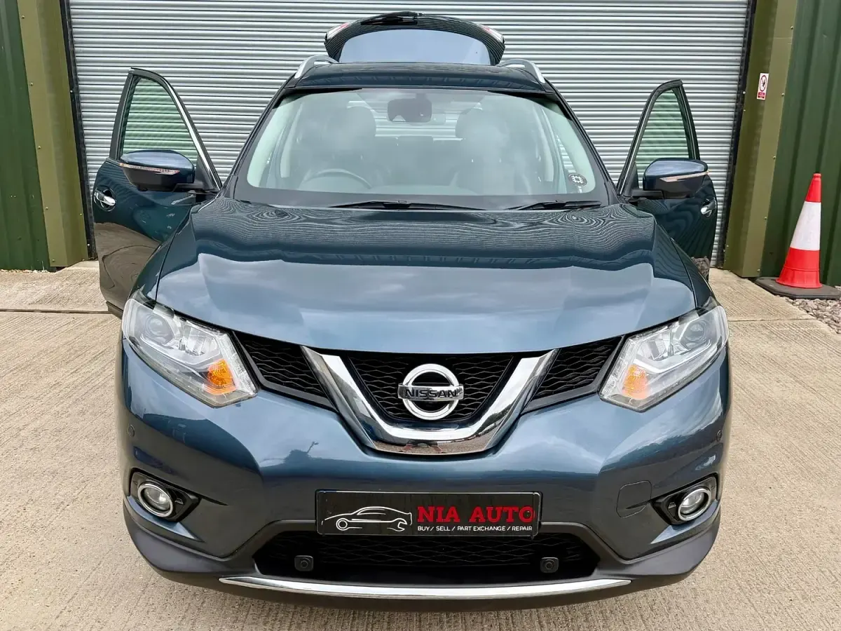 Used Nissan X-Trail Tekna 2017 Blue SUV
