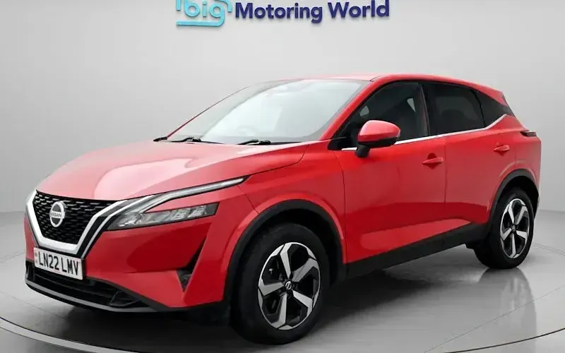 Used Nissan Qashqai N-Connecta 140 HP (102 kW) 2022 Red SUV
